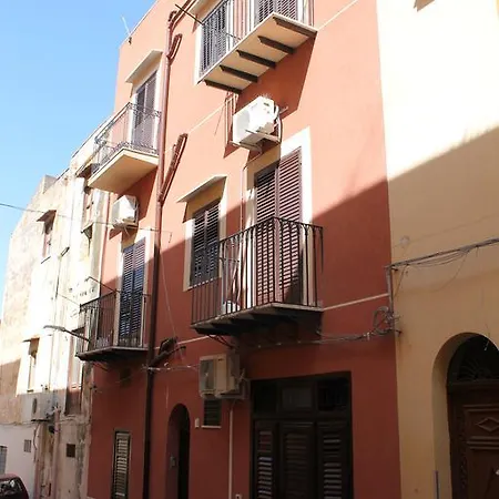 Apartment Casa Longo 2 *